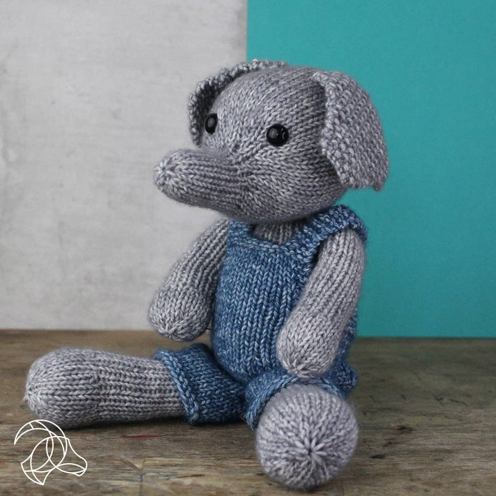 Freek Elephant - DIY Knitting Kit