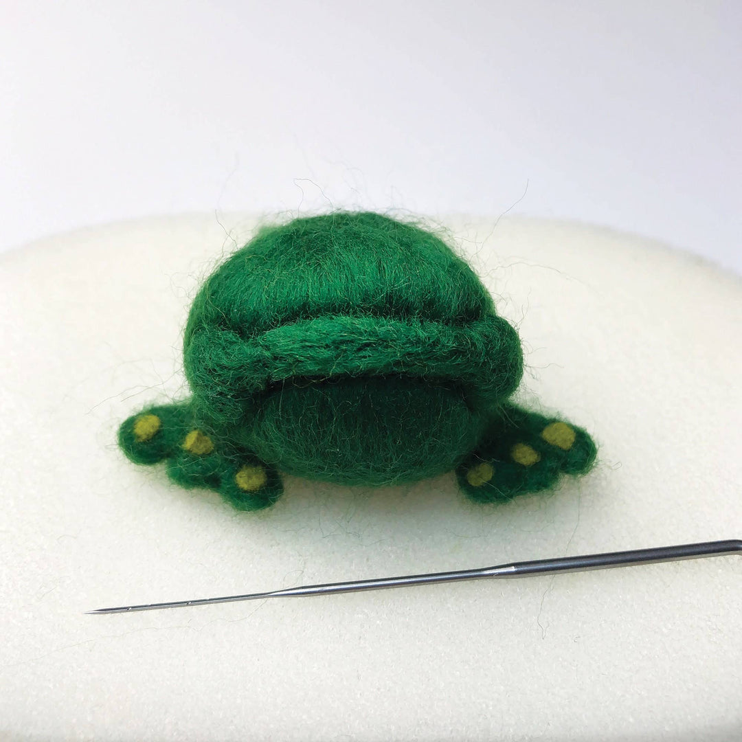 Needle Felting Kit - Frogs - Learn to make two funny frogs
