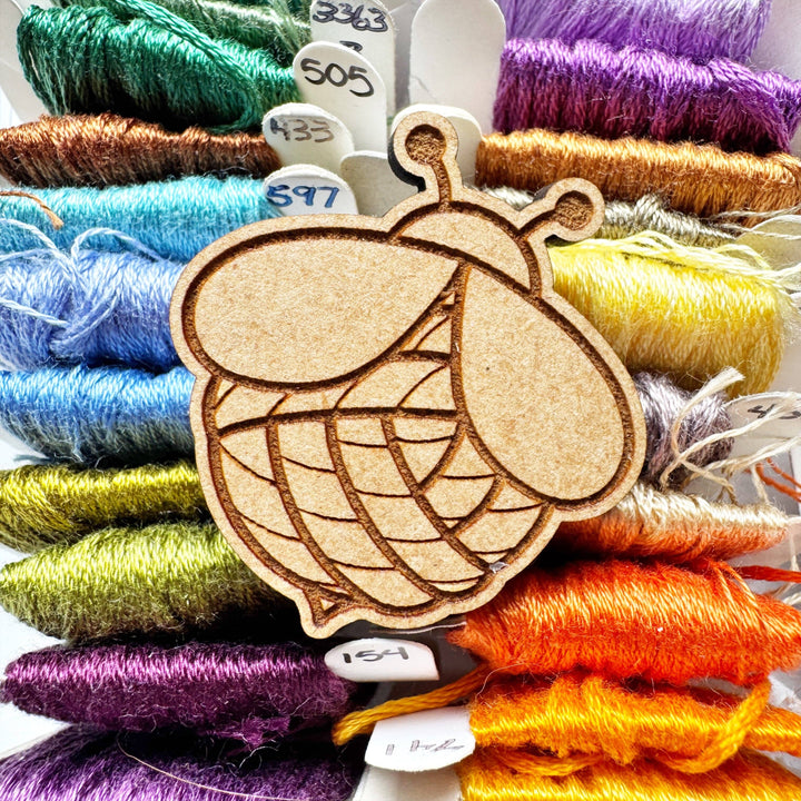 Bee - Wooden Magnetic Needle Minder