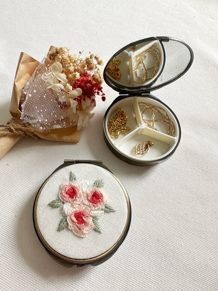 Floral Embroidered Round Jewelry Box With Mirrorrie