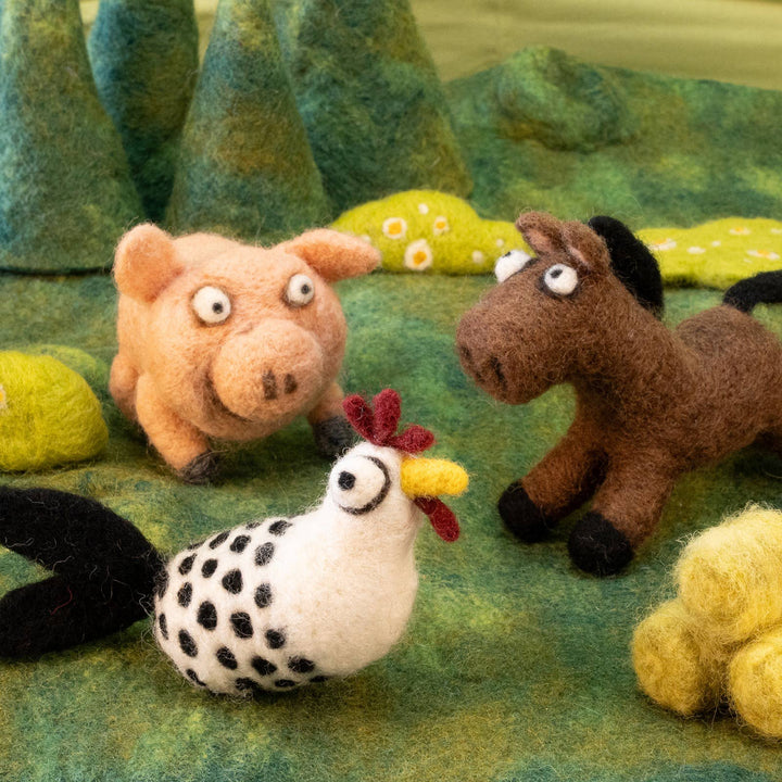 DIY Needle Felting Farm Collection Kit –Craft 6 cute animals
