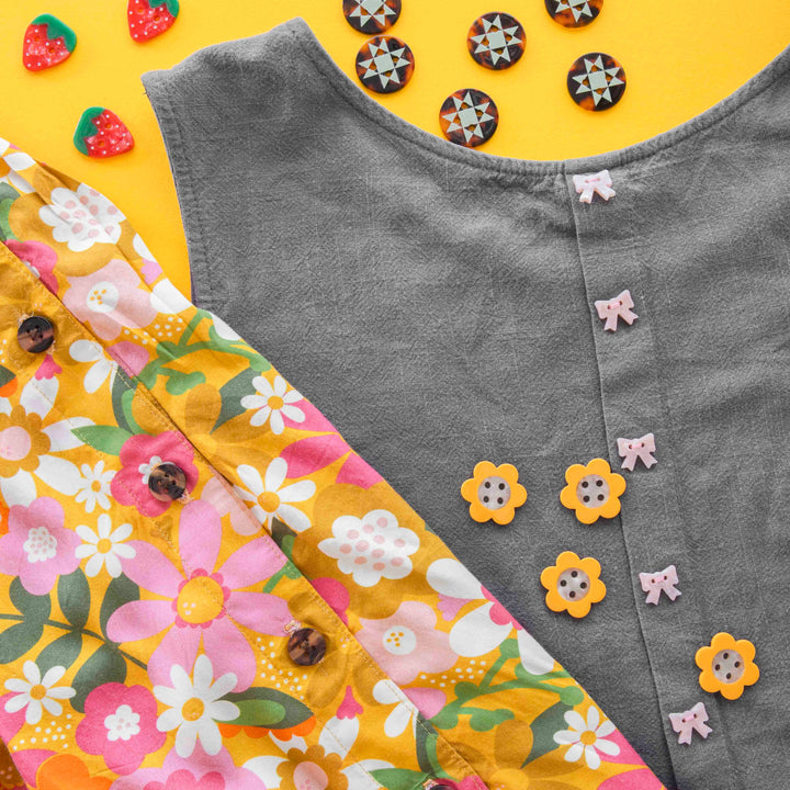 Yellow Daisy Large 1" Buttons