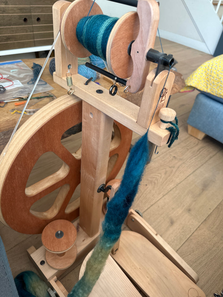 Learn to Spin Yarn on a Spinning Wheel