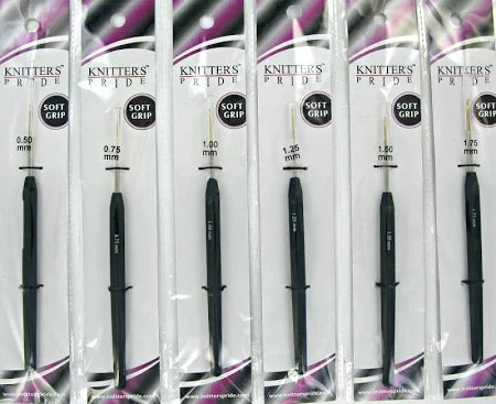 Aluminum Silver Crochet Hook with Soft Feel Handle