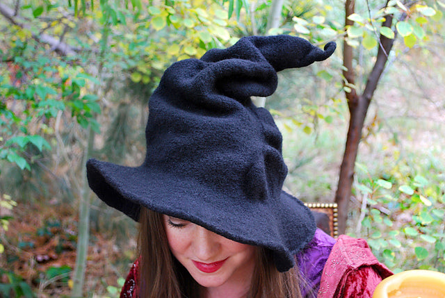 Knit a Witch Hat | 3-Week Class | Fridays (starting 10/17) 6:00pm - 7:00pm