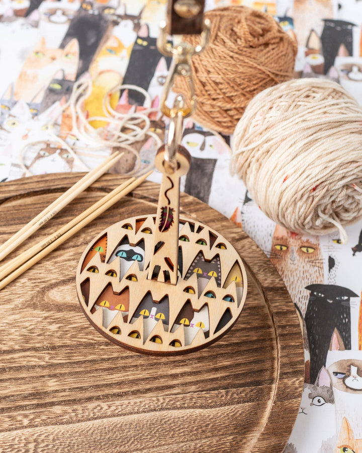 Meowsome - Wrist Yarn Holder