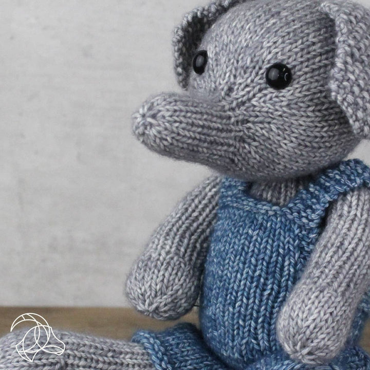Freek Elephant - DIY Knitting Kit