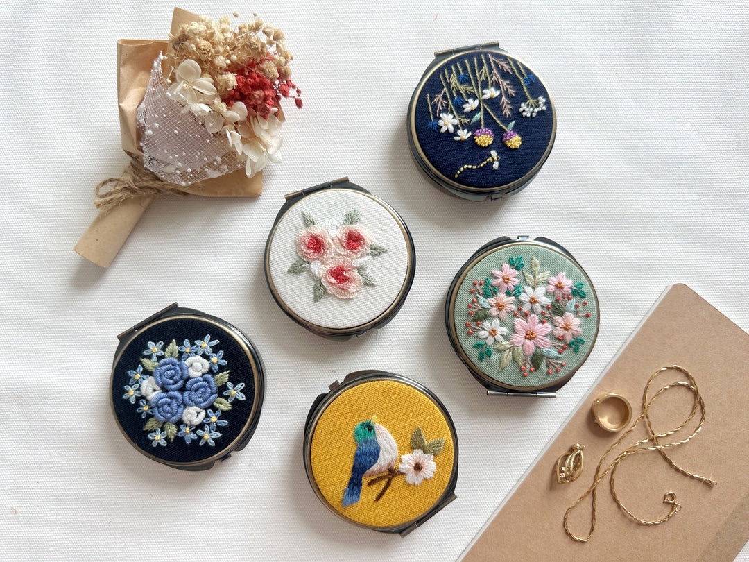 Floral Embroidered Round Jewelry Box With Mirrorrie