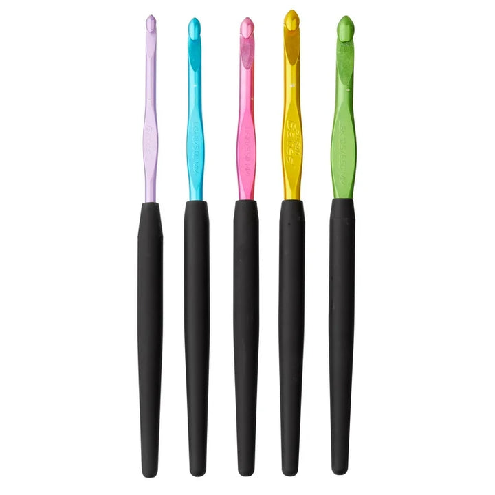 Susan Bates Silvalume Soft Ergonomic Crochet Hook - Lightweight Comfortable Grip