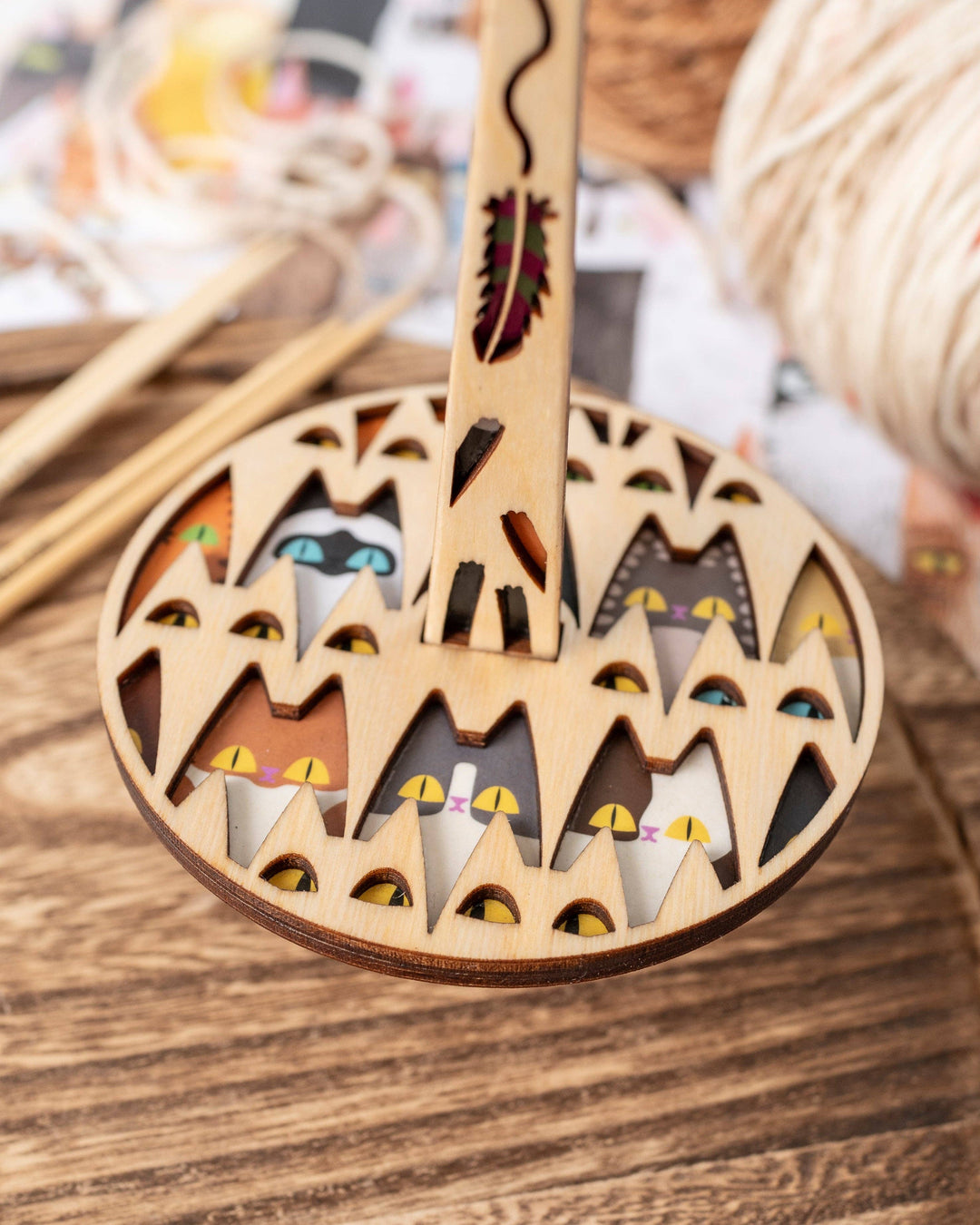 Meowsome - Wrist Yarn Holder